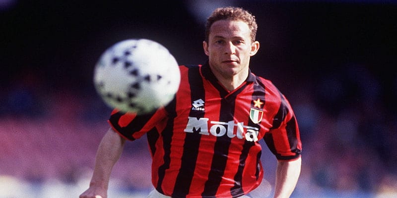 Jean-Pierre Papin là một trong những tiền đạo vĩ đại nhất của bóng đá châu Âu